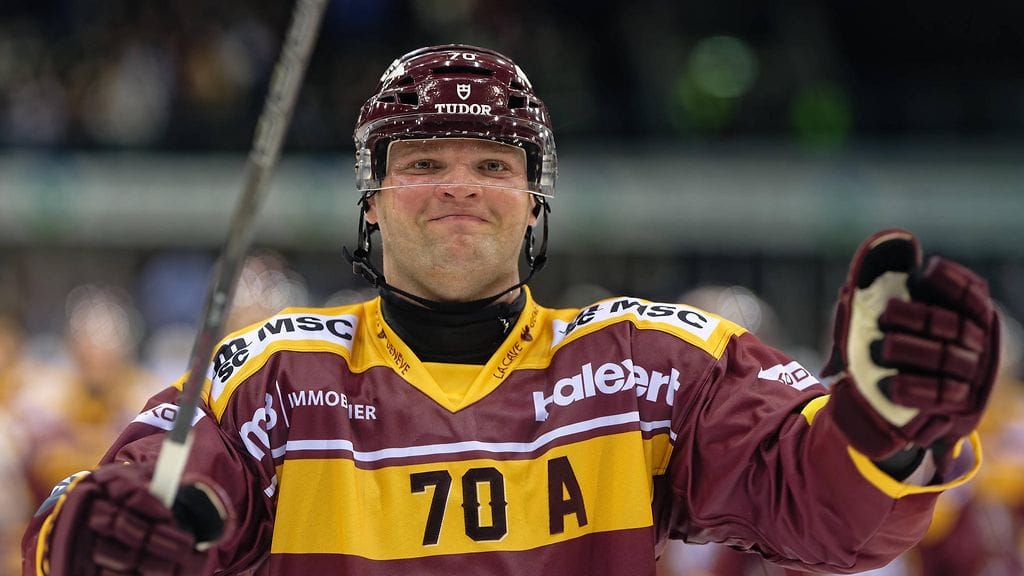 Teemu Hartikainen on kiekkoillut viimeiset kaudet Sveitsissä. Hän juhli Geneve-Servetten kanssa sekä Sveitsin mestaruutta että CHL:n voittoa.