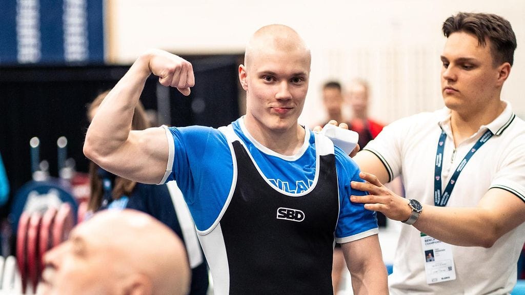Anton Nykänen (arkistokuvassa) otti jälleen omansa alle 23-vuotiaissa 83-kiloisten maailmanennätyksellä.
