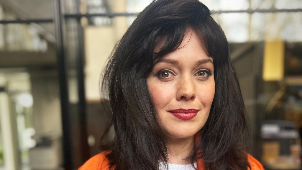 Oona Airola näyttelee Kaija Koota.