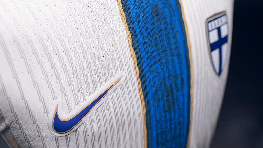 Jalkapallomaajoukkueiden uusi kotipaita.