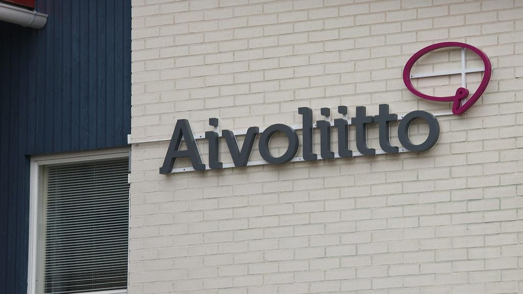 Aivoliiton hallitus hakee liittoa konkurssiin, kertoo Turun Sanomat.
Eilen Oikeuspalveluvirasto kertoi perivänsä liitolta takaisin 85 000 euroa valtionavustusta.