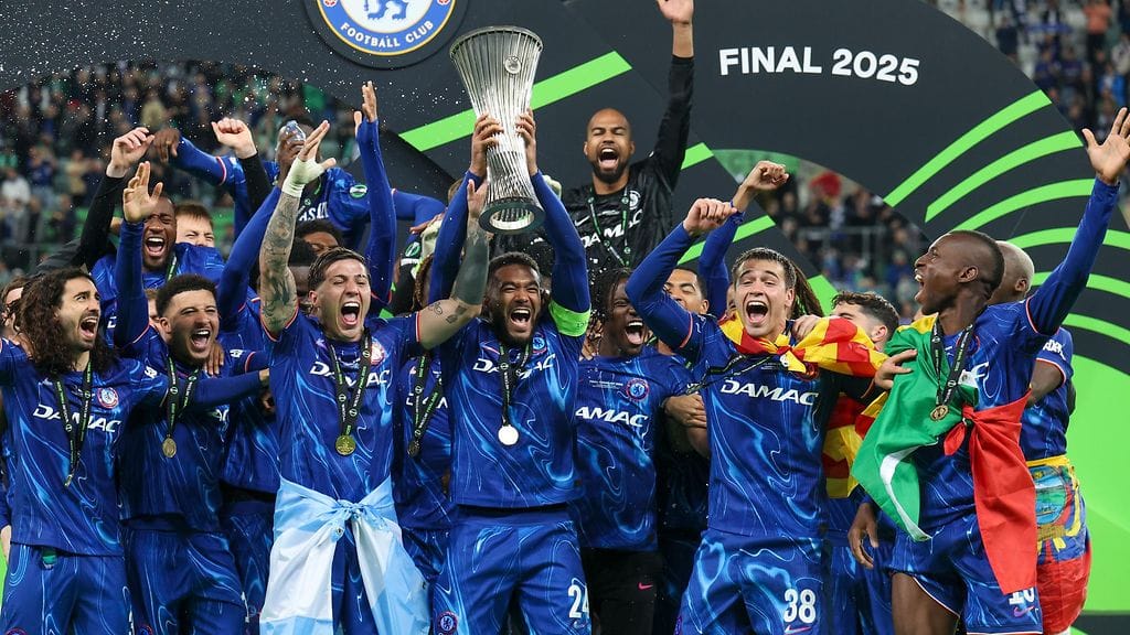 Chelsea juhlii Konferenssiliigan voittoa.