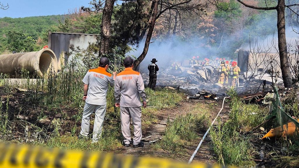 Merivoimien lentokoneen kyydissä oli neljä henkilöä.