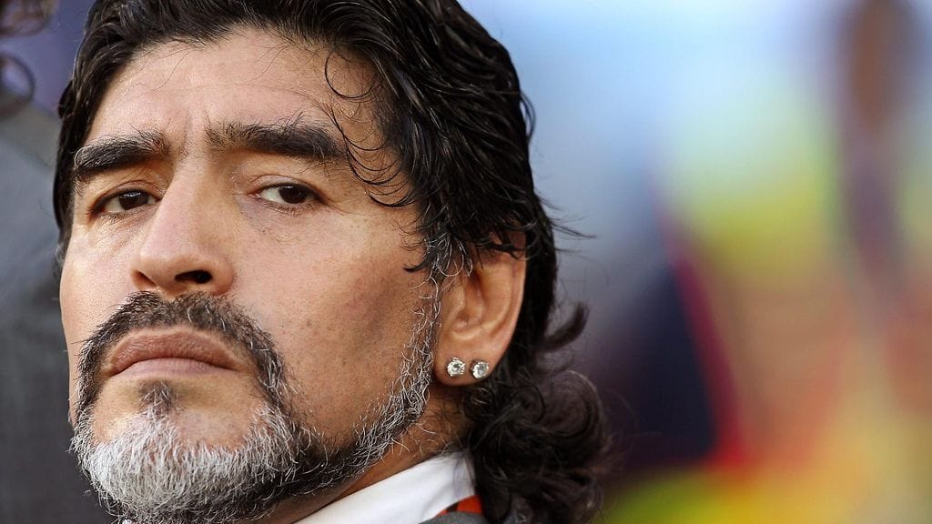 Diego Maradona kuoli vuonna 2020 toipuessaan aivoleikkauksesta.