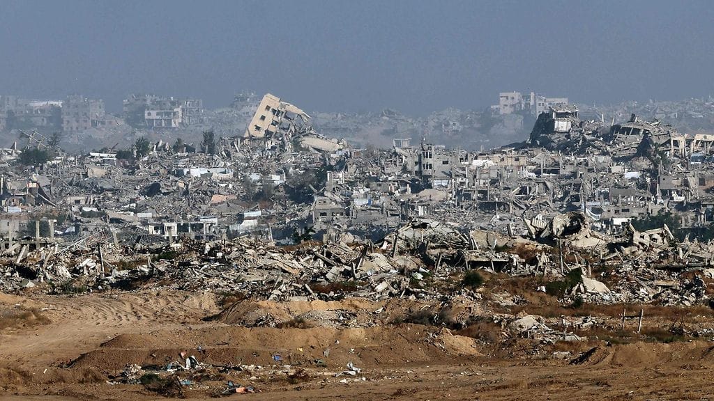 Arkistokuva Gazasta toukokuulta 2025. Israelin ja äärijärjestö Hamasin välillä neuvottelijana toiminut Qatar ilmoitti tiistaina käynnistävänsä uuden yrityksen aselevon aikaansaamiseksi.