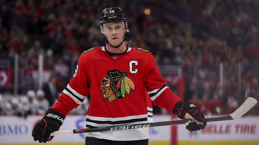 Jonathan Toews aikoo palata NHL:ään.