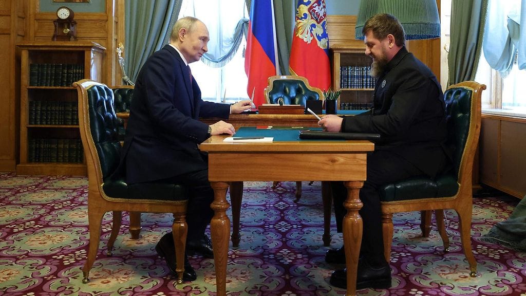 Venäjän presidentti Vladimir Putin ja Tshetseeni-johtaja Ramzan Kadyrov 7. toukokuuta.