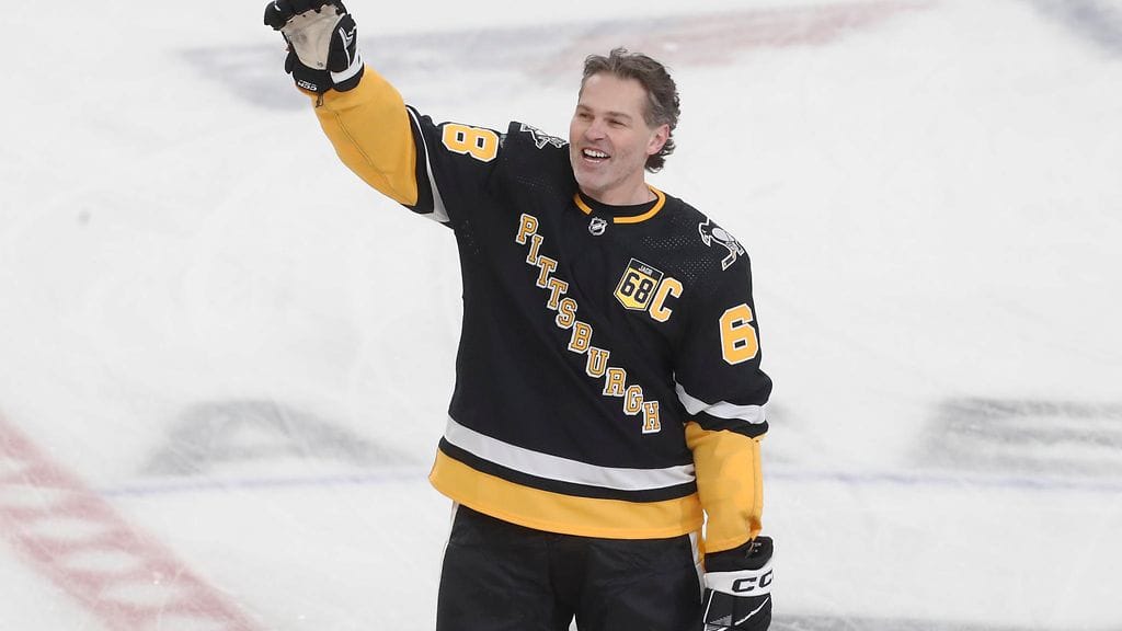 Jaromir Jagr voitti molemmat Stanley Cupinsa Pittsburgh Penguinsin paidassa 90-luvun alussa.