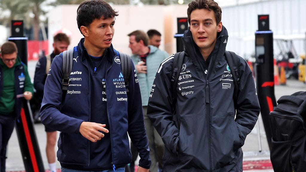 Hyvät ystävykset Alex Albon ja George Russell kävivät "hyvittelypäivällisellä" Monacossa. Arkistokuva.