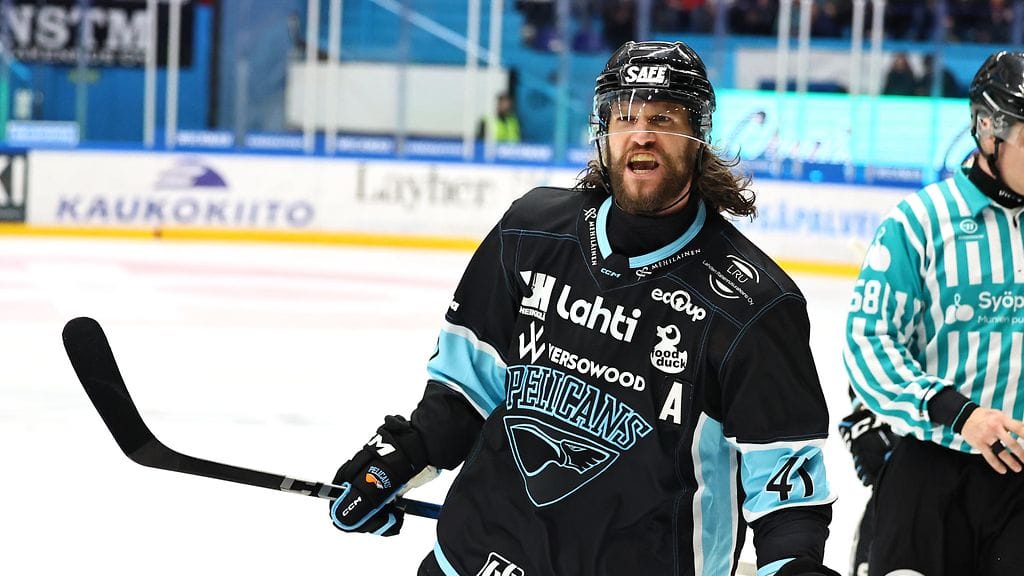 Michal Jordan jatkaa Pelicansissa myös ensi kauden.