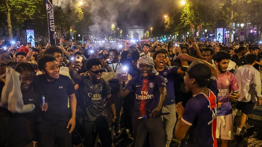 PSG:n faneit juhlivat seuran ensimmäistä Mestarien liigan voittoa.