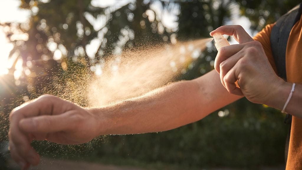 Tulli muistuttaa että Suomeen saa tilata vain Turvallisuus- ja kemikaaliviraston hyväksymiä hyttyskarkotteita ja -myrkkyjä.