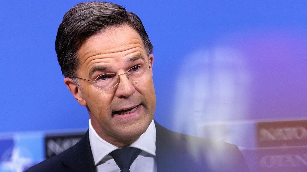 Rutte ehdottaa, että puolustukseen laitettaisiin vastaisuudessa 5 prosenttia bruttokansantuotteesta.