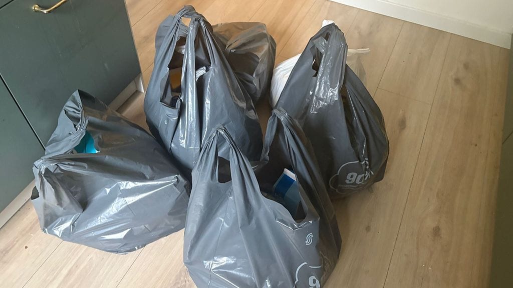 Seitsemässä eri muovikassissa toimitettu ruoan verkkokauppatilaus pöyristytti.
