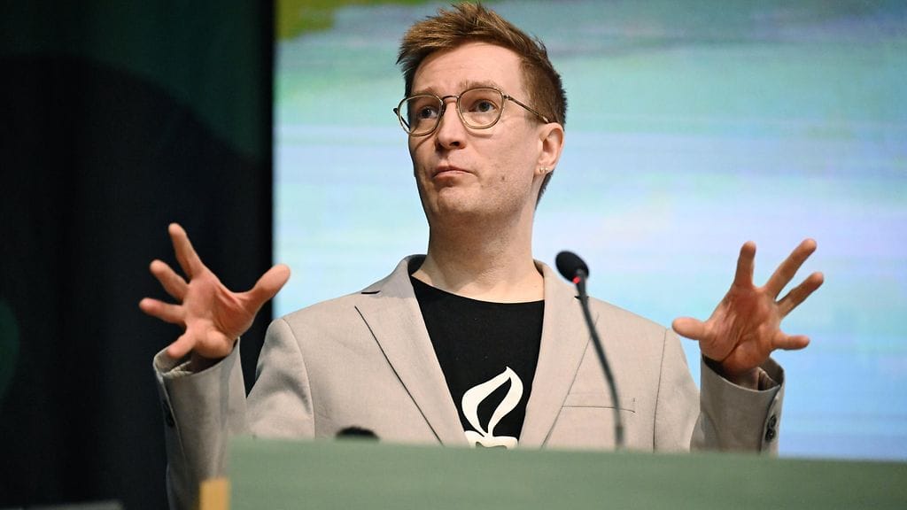Vihreiden kansanedustajan Oras Tynkkysen lauantaina pitämä puhe kritisoi perussuomalaisten politiikkaa.