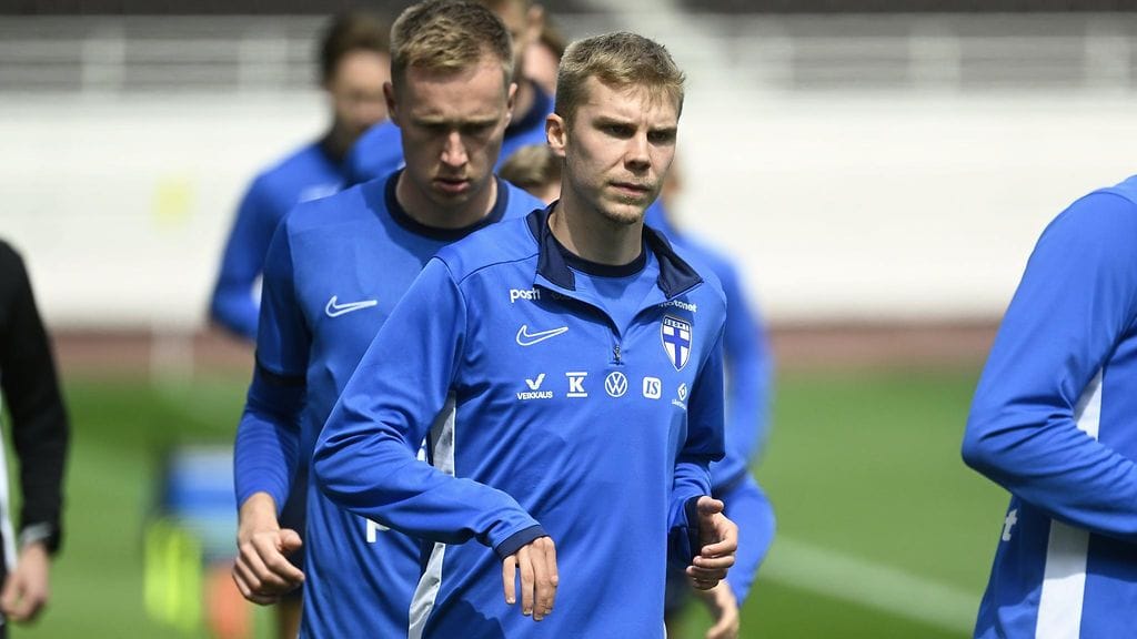 Huuhkajien laitahyökkääjä Oliver Antman avaa odotetusti Hollantia vastaan.