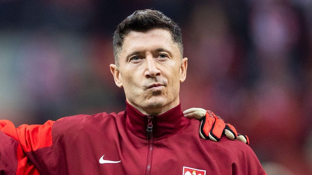 Robert Lewandowskin päätös kuohuttaa Suomi-ottelun alla.