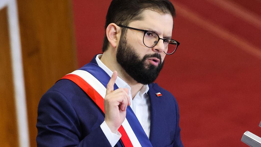Chilen presidentti Gabriel Boric ilmoitti kesäkuun alussa, että maan hallitus on avaamassa DNA-pankkia, joka helpottaa kadonneiden sukulaisten löytämistä.