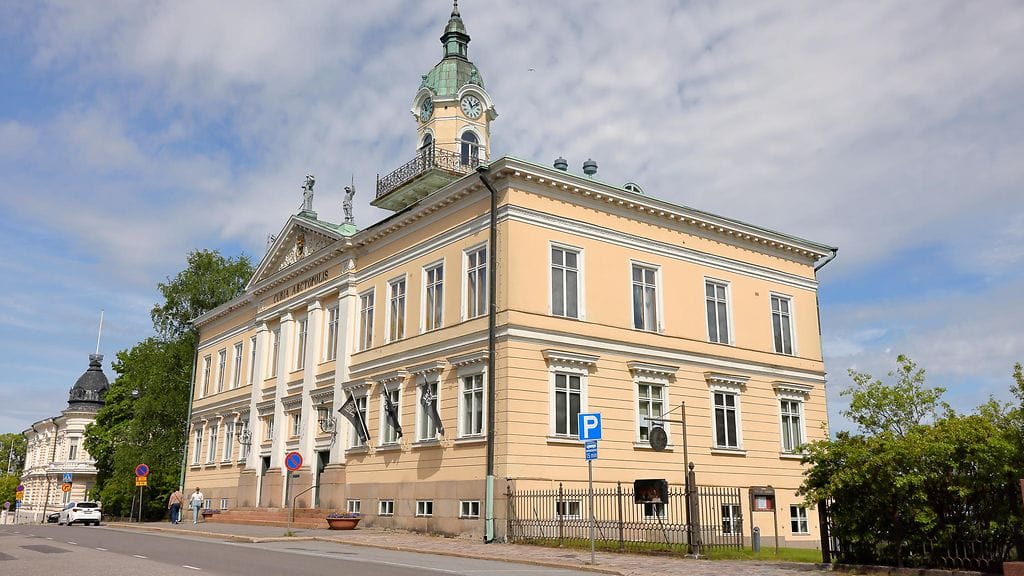 Polarnode ja Porin kaupunki ovat sopineet datakeskuksen kehittämisestä Honkaluodon alueelle. Kuvituskuvassa on Porin raatihuone.