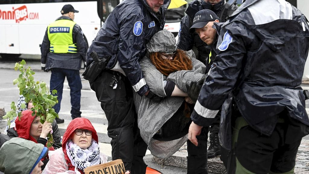 LK 1006 Elokapina (1)