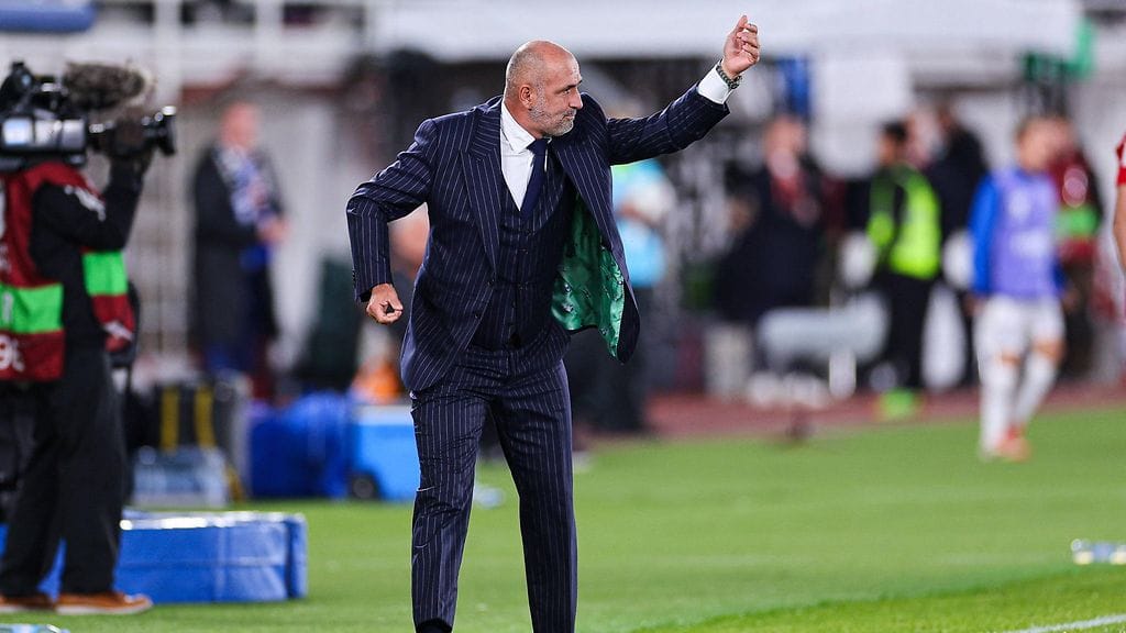 Potkuilta tuoksahtaa.