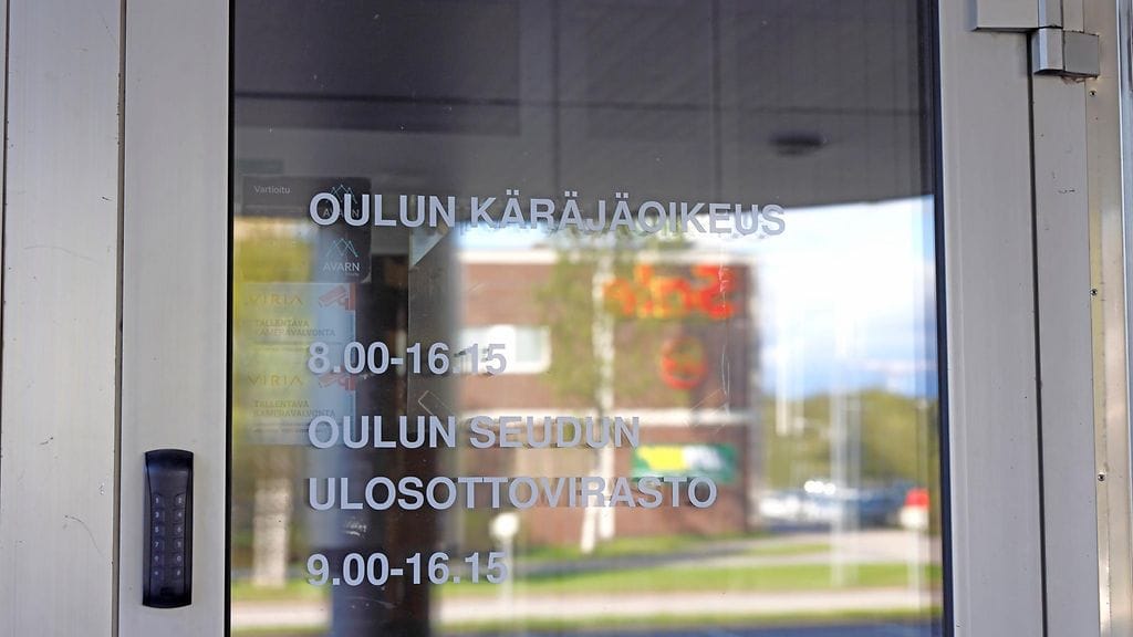 Mies pahoinpiteli uhrin Suomessa kaksi kertaa.