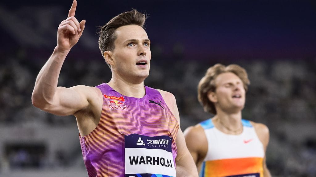 Karsten Warholm pääsee juoksemaan kotiyleisönsä edessä.