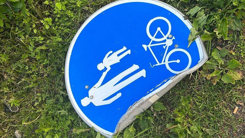 Henkilöauto törmäsi jalankulkijaan tänään Epilän kaupunginosassa.