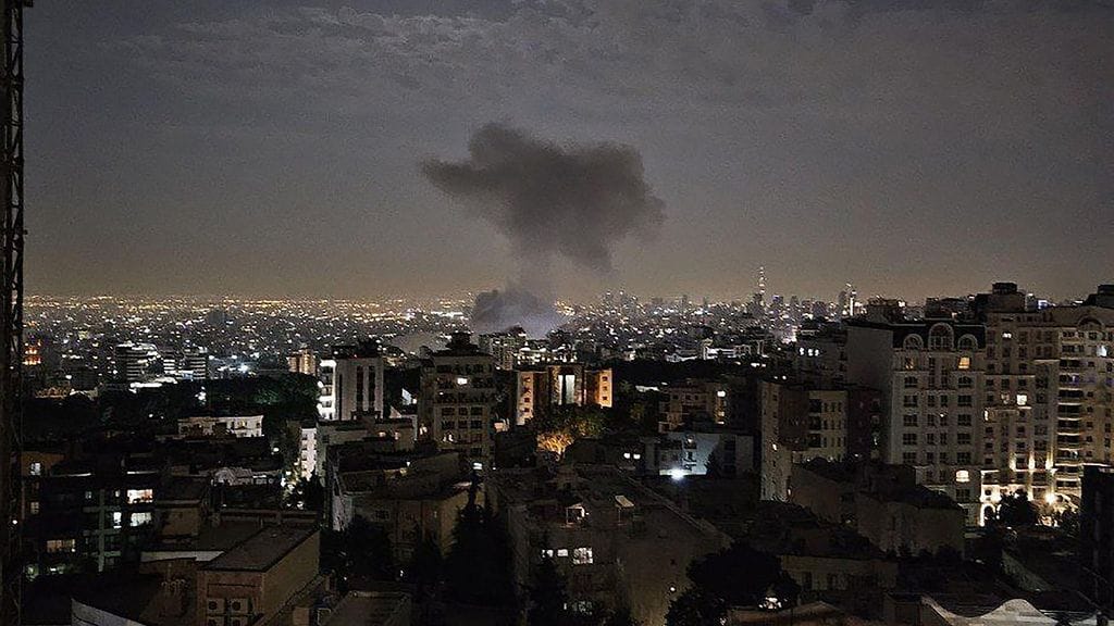 Jo ennen tämän päivän iskuja ulkoministeriön matkustustiedotteessa kehotettiin välttämään kaikkea matkustamista Iraniin.