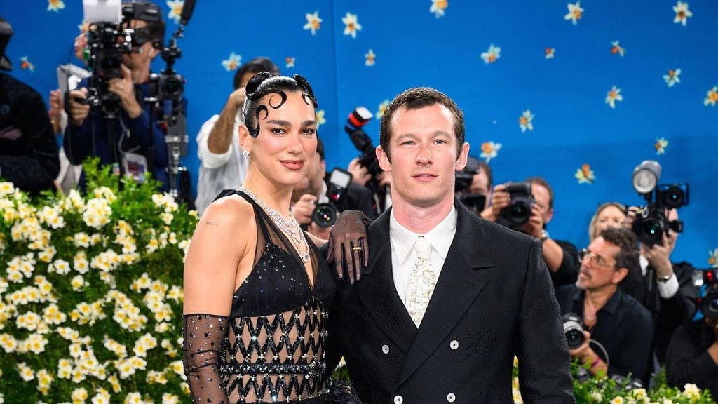 Dua Lipa ja Callum Turner eivät ole vielä sopineet hääpäivää, sillä molemmilla pitää kiirettä töidensä kanssa.