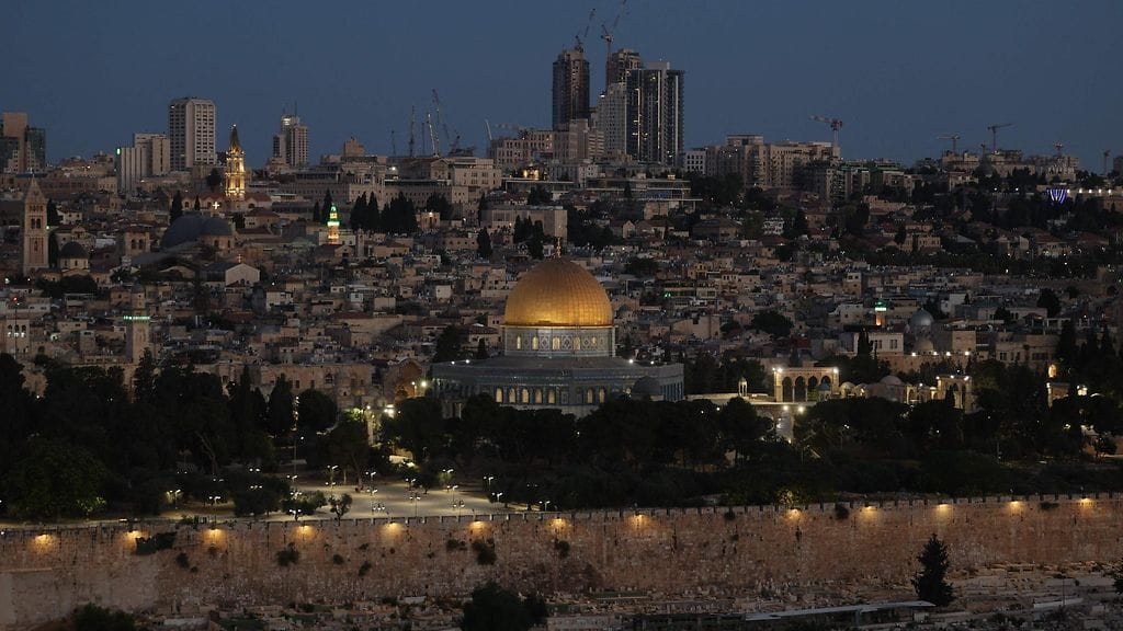 Aurinko nousi perjantaina Jerusalemin ylle Israelin Iraniin toteuttamien iskujen jälkeen.