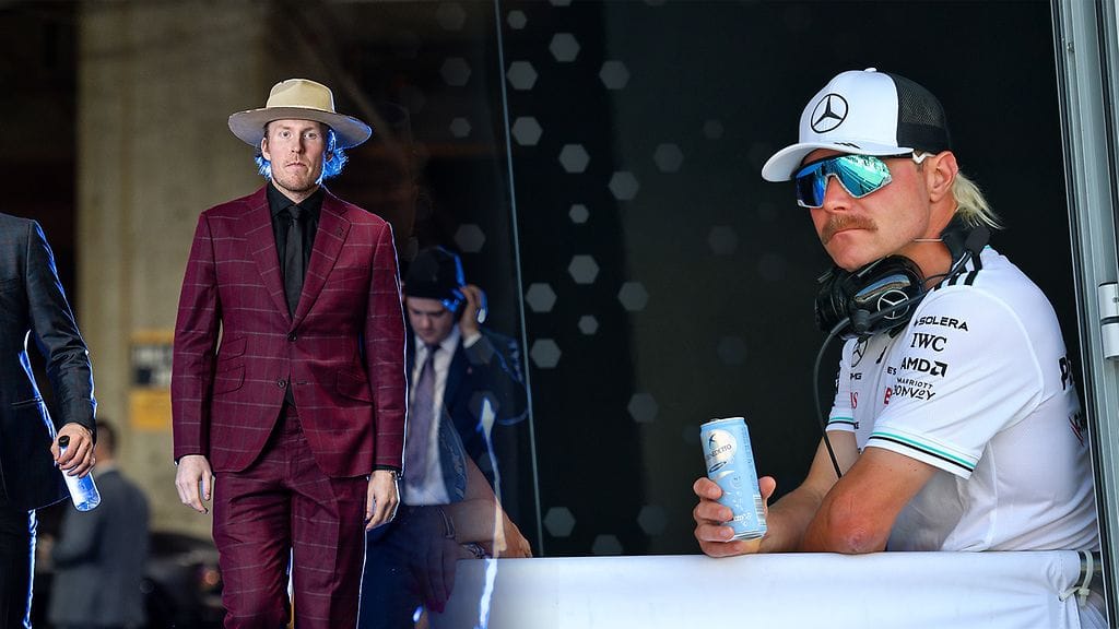 Patrik Laine ja Valtteri Bottas tapasivat F1-varikolla Montrealissa.