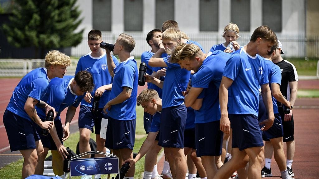 Pikkuhuuhkajat kohtaa Ukrainan huipputärkeässä EM-ottelussa sunnuntaina.