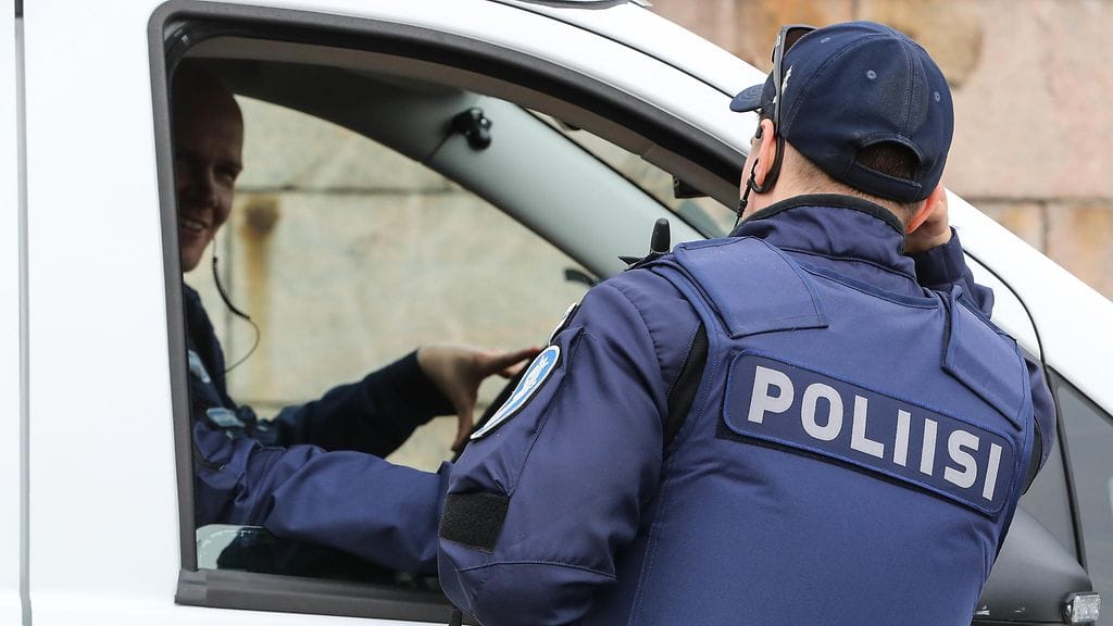 Kuvituskuva. Valtakunnansyyttäjän mukaan Ruotsissa noin 35 prosenttia rikoksista selvitetään jo tapahtumapaikalla.