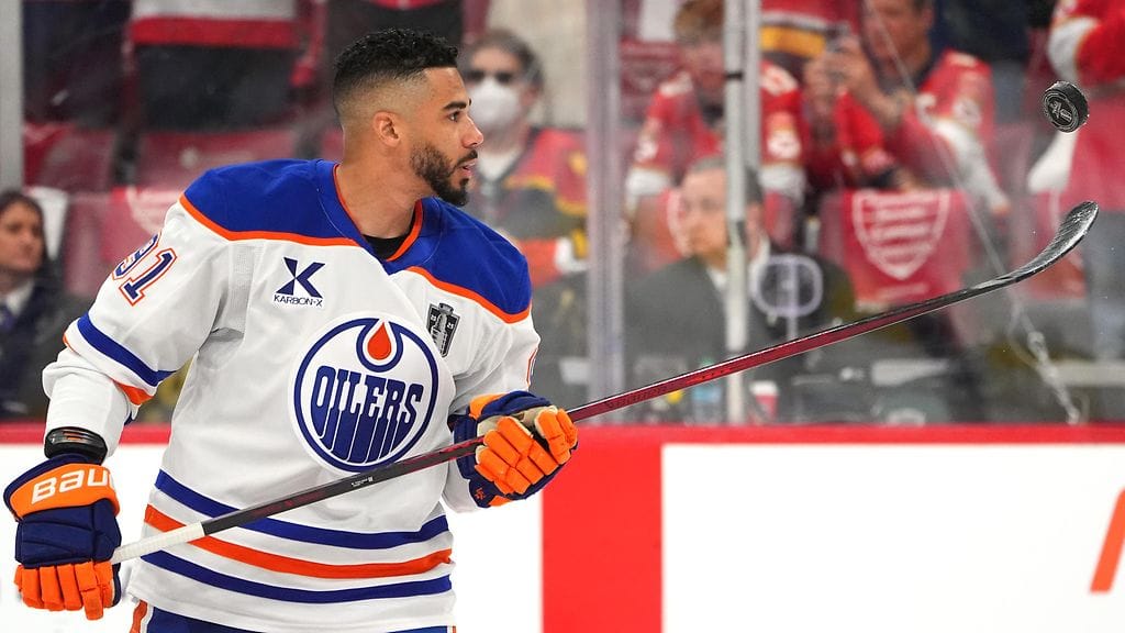 Edmonton Oilersin Evander Kane ei vaivautunut kuudennen finaalin päätyttyä jäälle kättelemään mestarijoukkue Florida Panthersia.