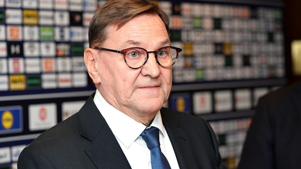 Jääkiekkoliiton puheenjohtaja Heikki Hietanen linjaa kaksi merkittävintä tavoitetta SM-liigan sarjajärjestelmäuudistukselle.