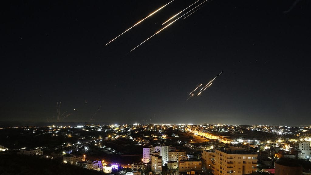 1806 AOP Iranin iskut Israeliin (1)