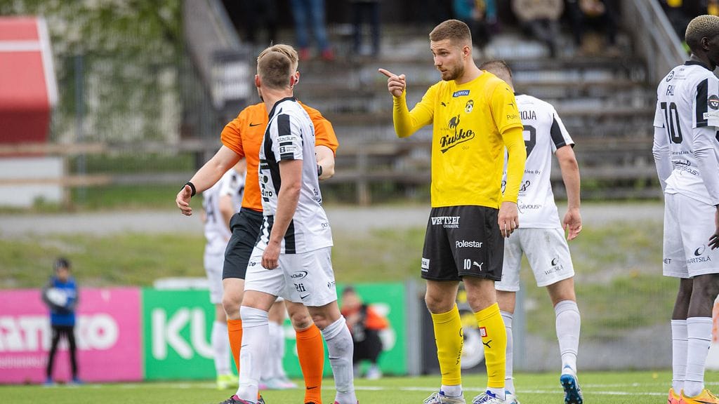 Kuvassa KuPSin Doni Arifi.