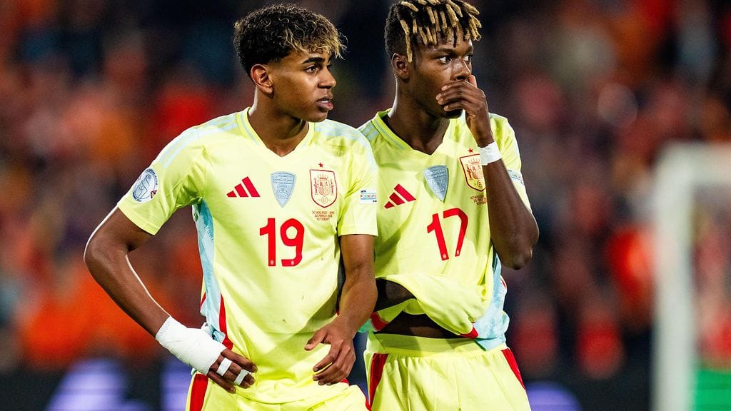 Lamine Yamal (vas.) ja Nico Williams (oik.) löivät läpi viime vuoden EM-kisoissa.