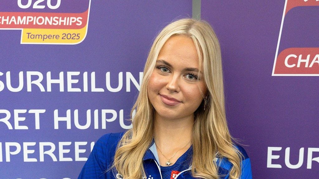 Ella Mikkola on korkeushypännyt komeasti.