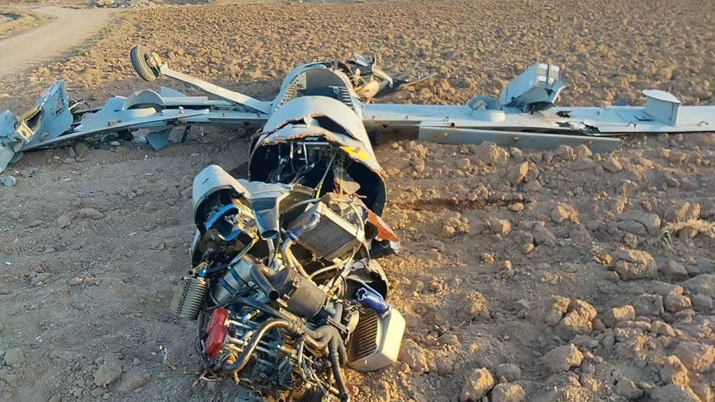 Kuvassa Iranin armeijan 18. kesäkuuta jakama kuva israelilaisen droonin romuista lähellä Isfahania.