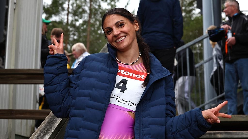 Nooralotta Nezirin hymy oli herkässä Kuortaneella.