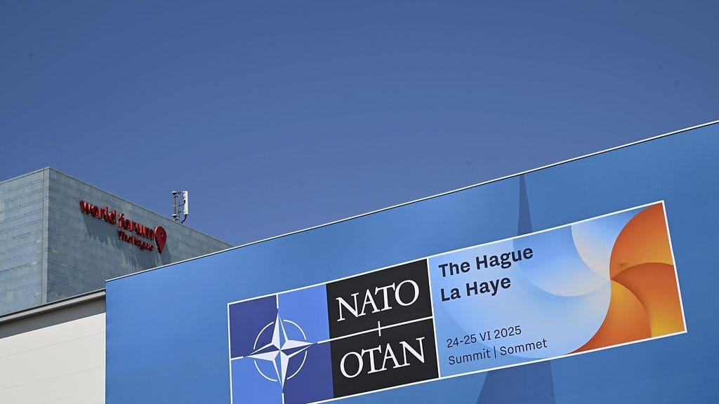 Sotilasliitto Naton huippukokous alkaa tänään Hollannin Haagissa pidettävillä illallisilla, joita seuraa keskiviikkona järjestettävä Pohjois-Atlantin neuvoston kokous.
