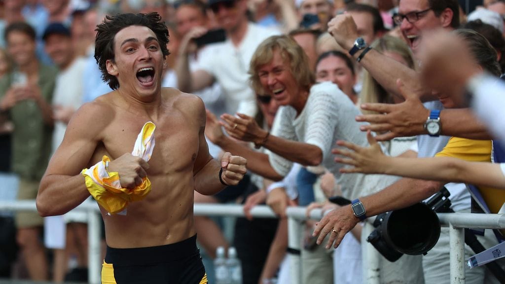 Armand Duplantis rikkoi maailmanennätyksen viimeksi kotiyleisönsä edessä Tukholman Timanttiliigan kilpailussa.