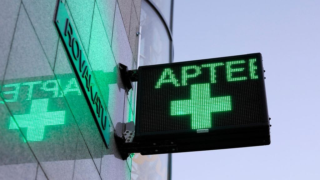 Pienilläkin lääkeomavastuun korotuksilla voi olla potilaille merkittäviä seurauksia, varoittaa WHO.