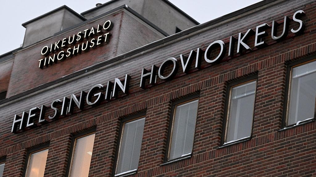 Helsingin hovioikeus piti voimassa käräjäoikeuden aiemman päätöksen hameen menettämisestä rikoksentekovälineenä.