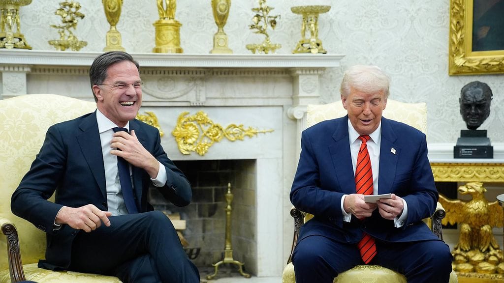 Arkistokuva Ruttesta ja Trumpista maaliskuulta 2025. Viestissä Rutte muun muassa kehuu Trumpin toimia Iranin suhteen.