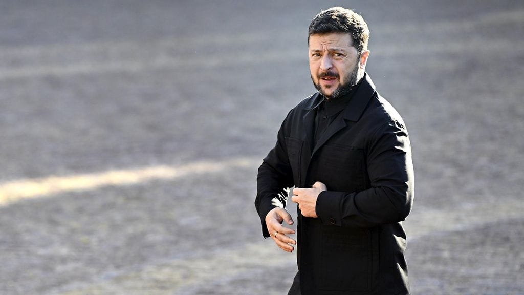 LK 24.6.2025 Ukrainan presidentti Volodymyr Zelenskyi saapumassa kuningas Willem-Alexanderin isännöimälle illalliselle Huis ten Boschin palatsiin Naton huippukokouksen aikana Haagissa.