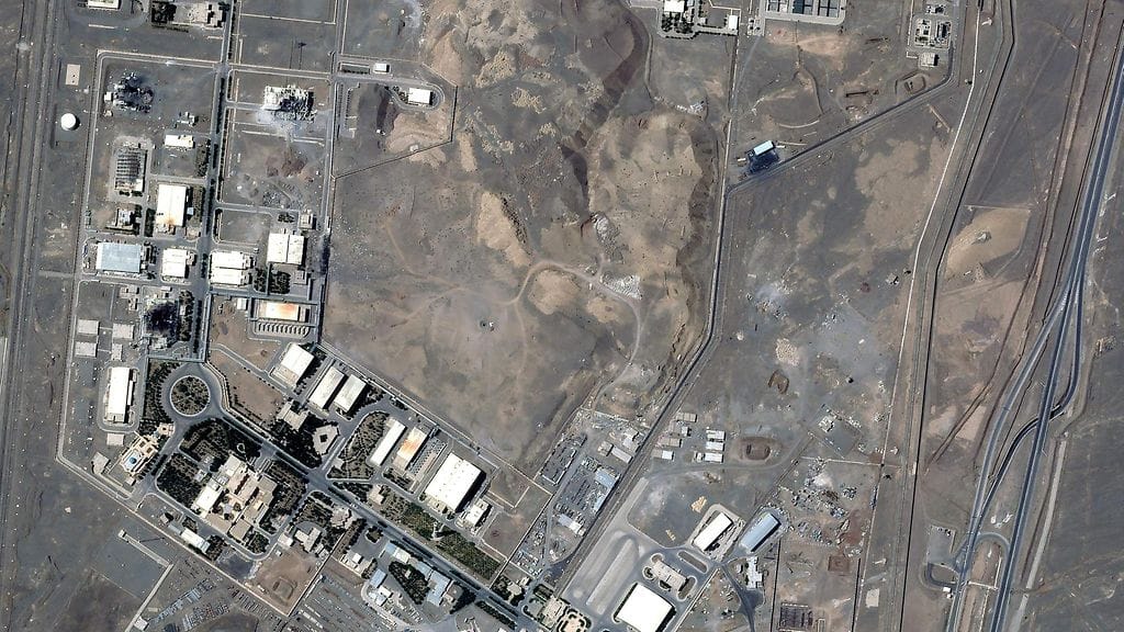 Satelliittikuva Natanzin ydinlaitoksesta Yhdysvaltojen tekemien iskujen jälkeen.