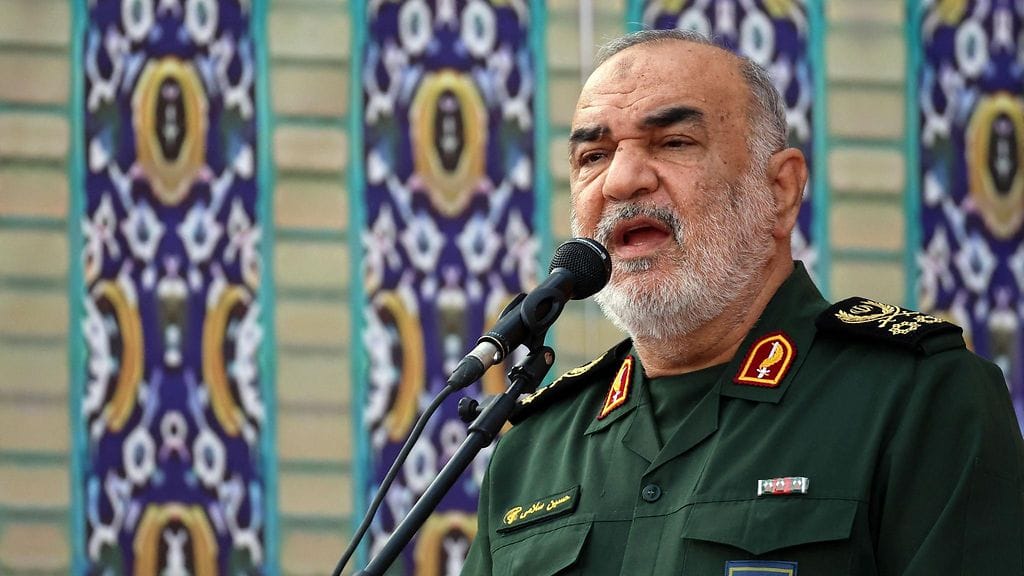 Iranilaismedian mukaan ensimmäisenä päivänä kuollut Iranin vallankumouskaartin komentaja Hossein Salami haudataan torstaina Keski-Iranissa.